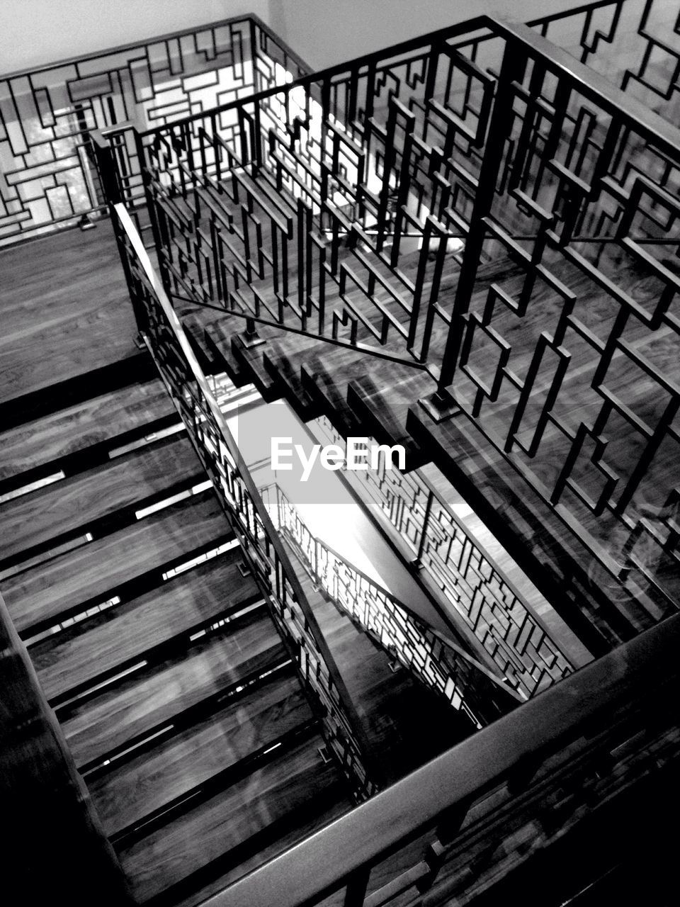 HIGH ANGLE VIEW OF STAIRCASE