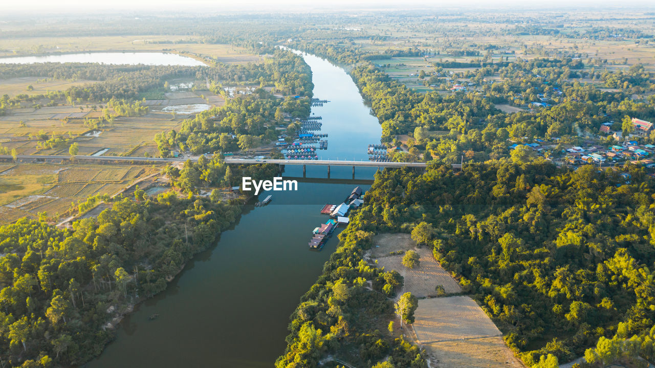 HIGH ANGLE VIEW OF RIVER