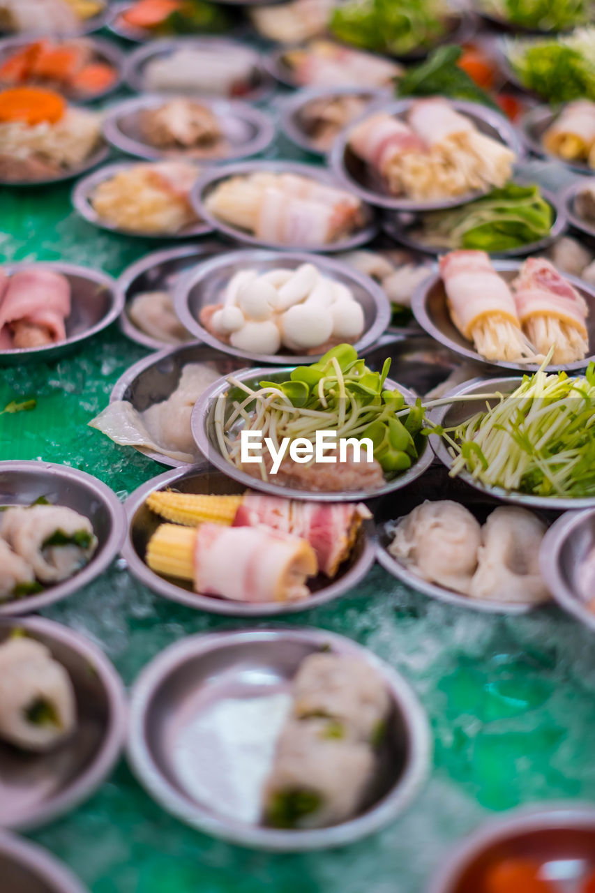 HIGH ANGLE VIEW OF VARIOUS FOOD IN PLATE