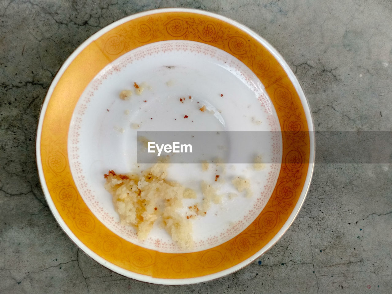 HIGH ANGLE VIEW OF FOOD ON TABLE