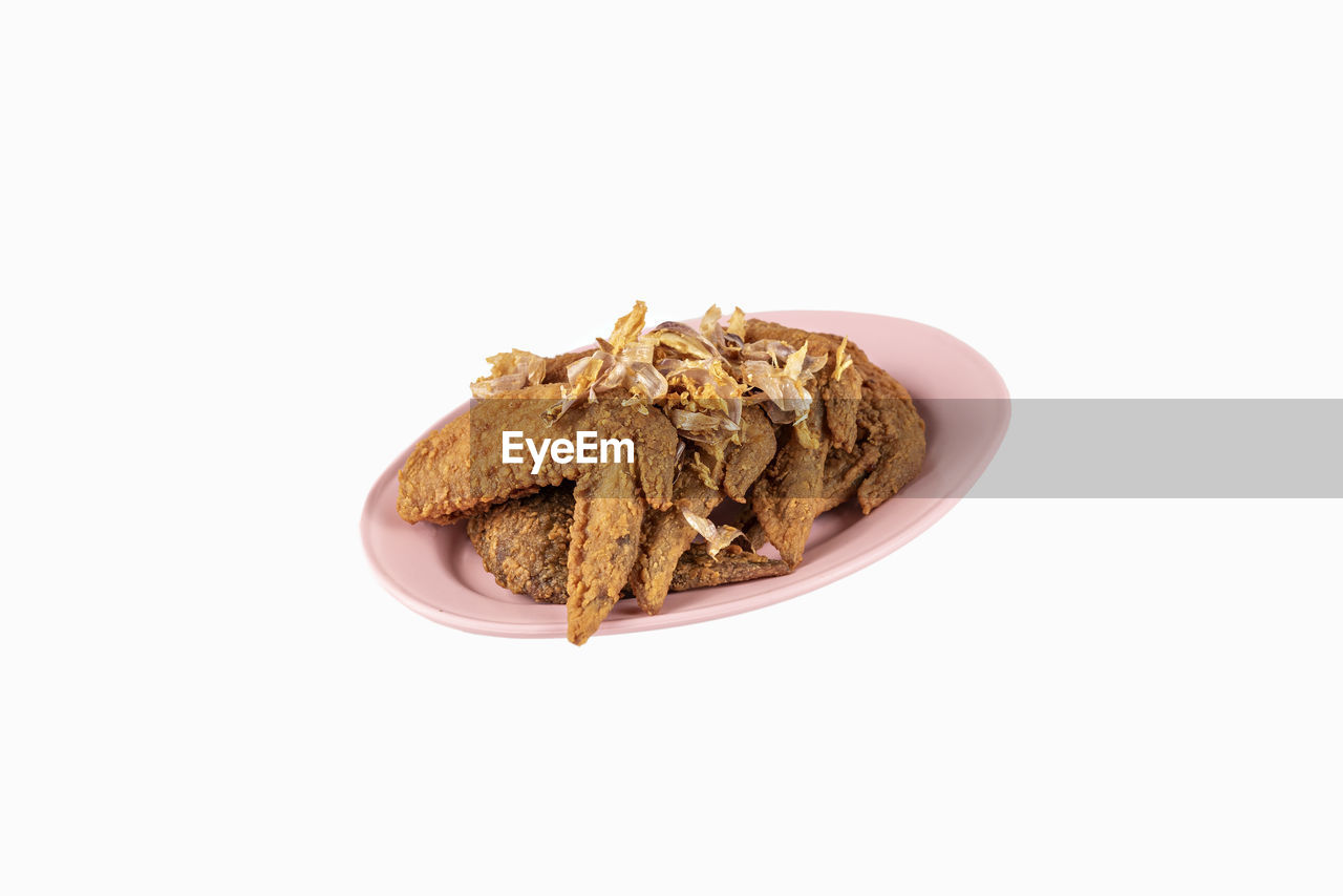 HIGH ANGLE VIEW OF BREAD IN CONTAINER