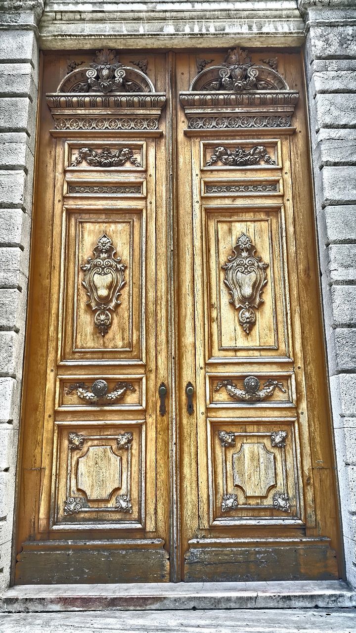 OLD WOODEN DOOR