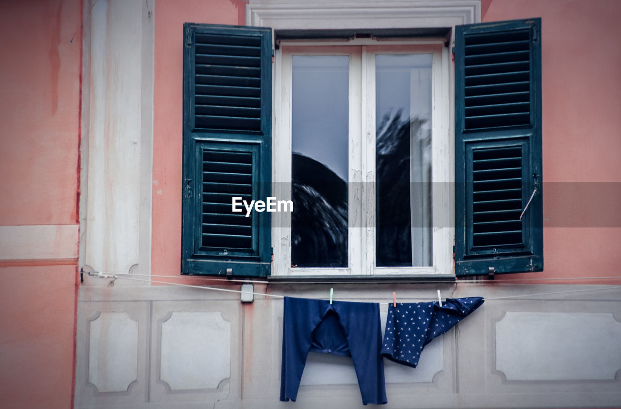 Window with clothesline 