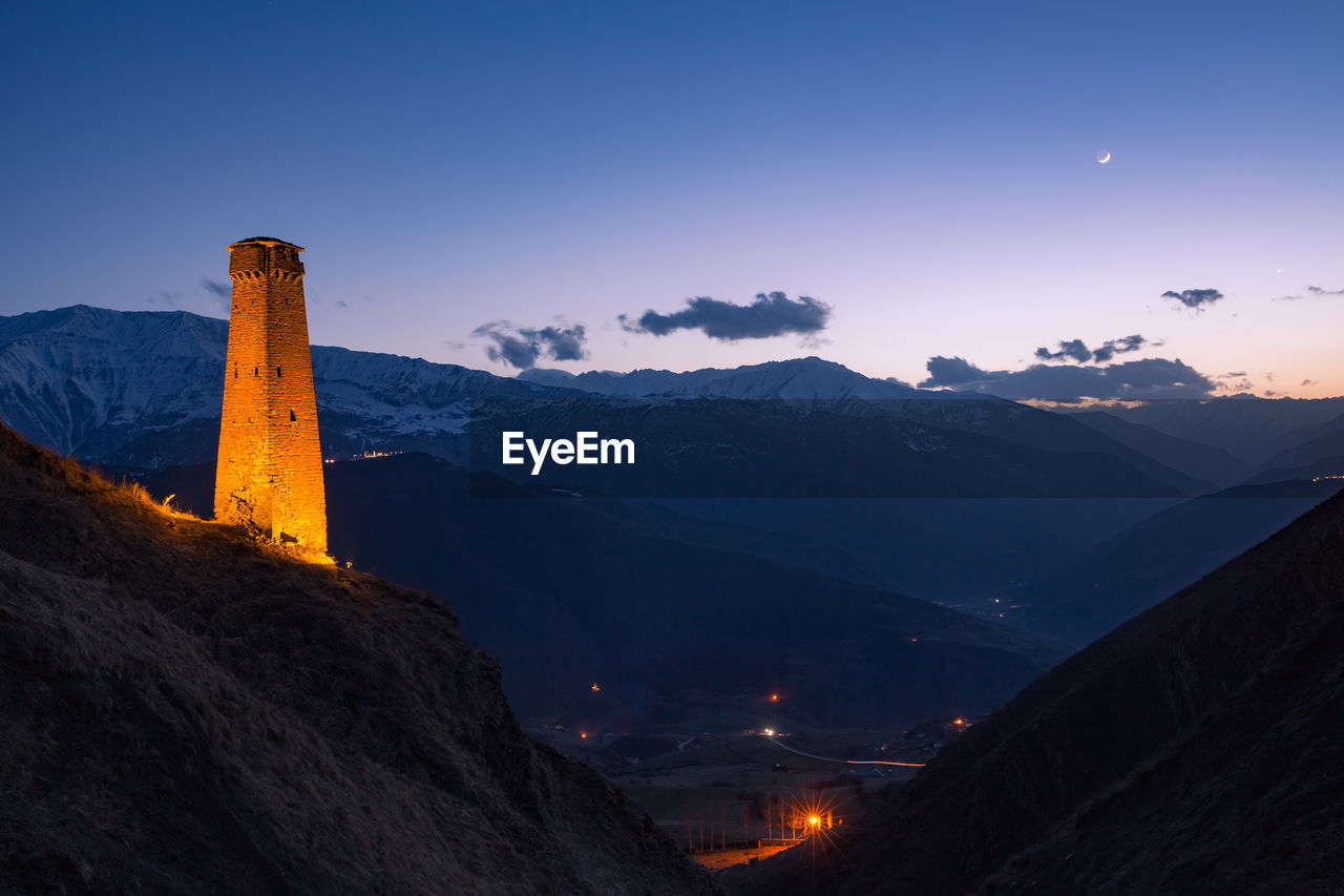 Ancient historical tower in the mountains of chechnya. the village of tazbichi.