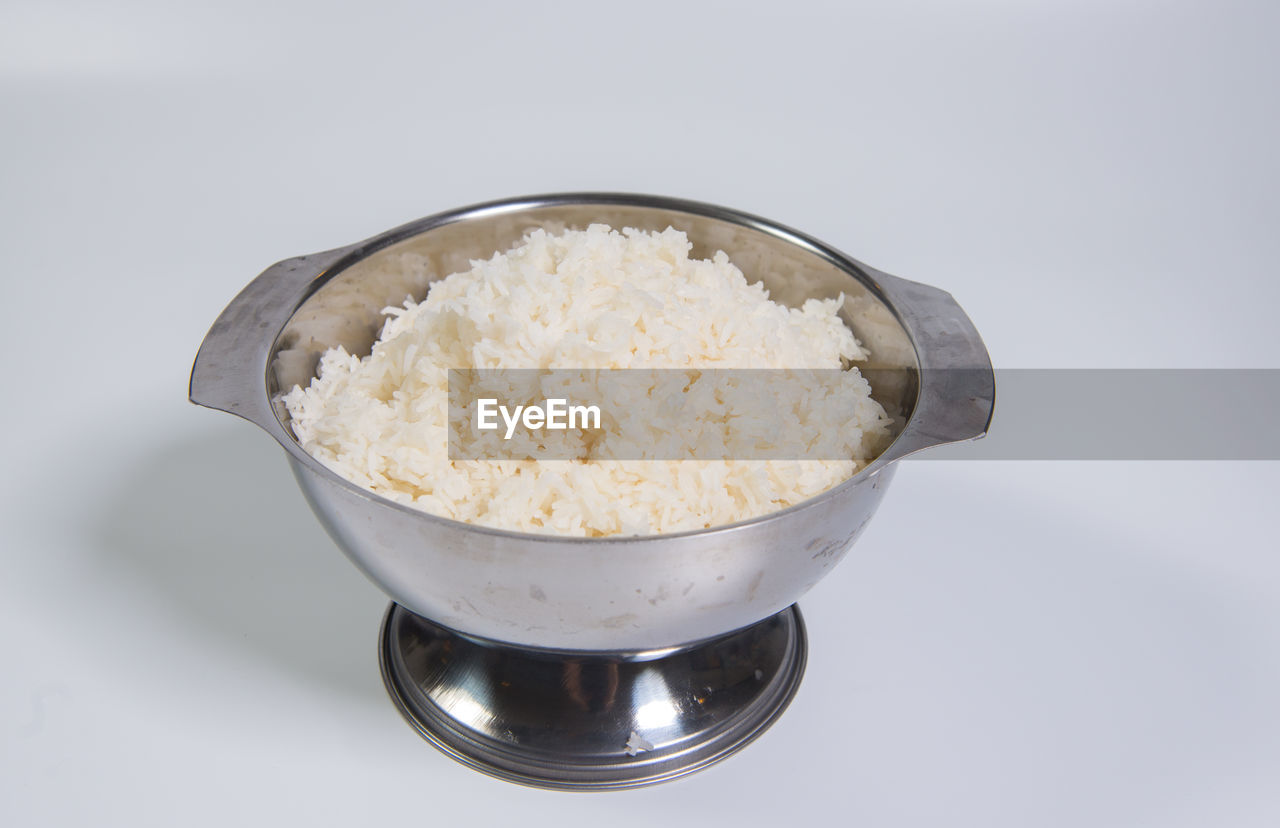 CLOSE-UP OF ICE CREAM IN BOWL