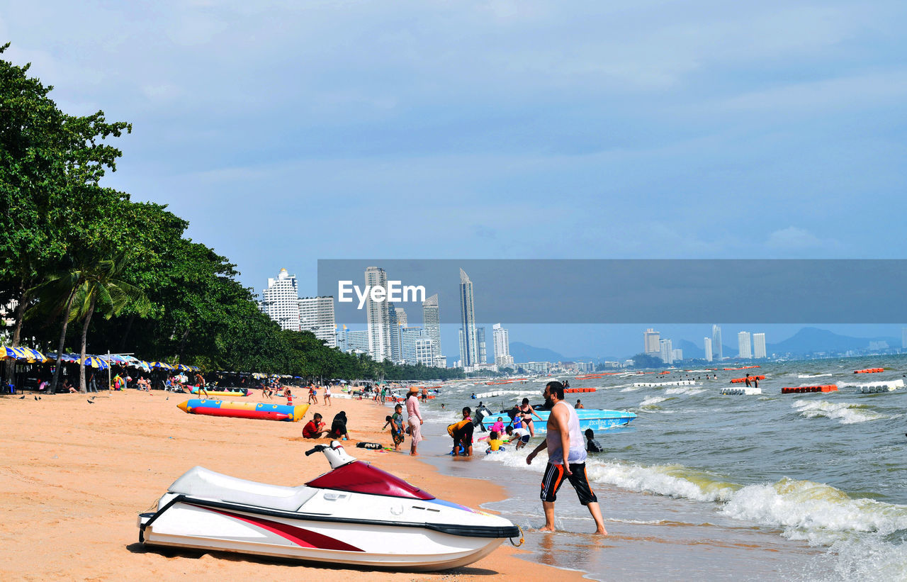 PEOPLE ON BEACH