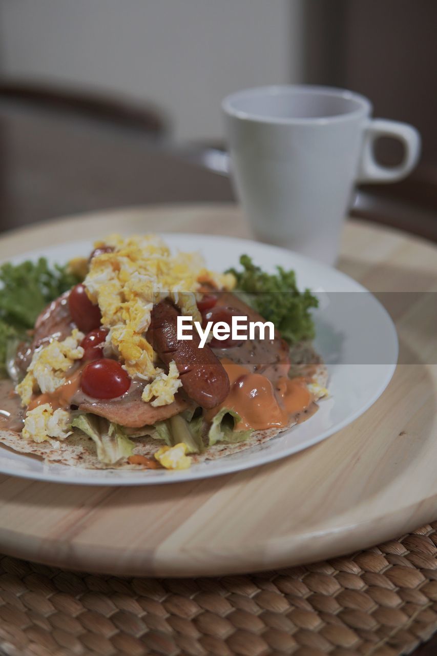 CLOSE-UP OF BREAKFAST SERVED ON PLATE