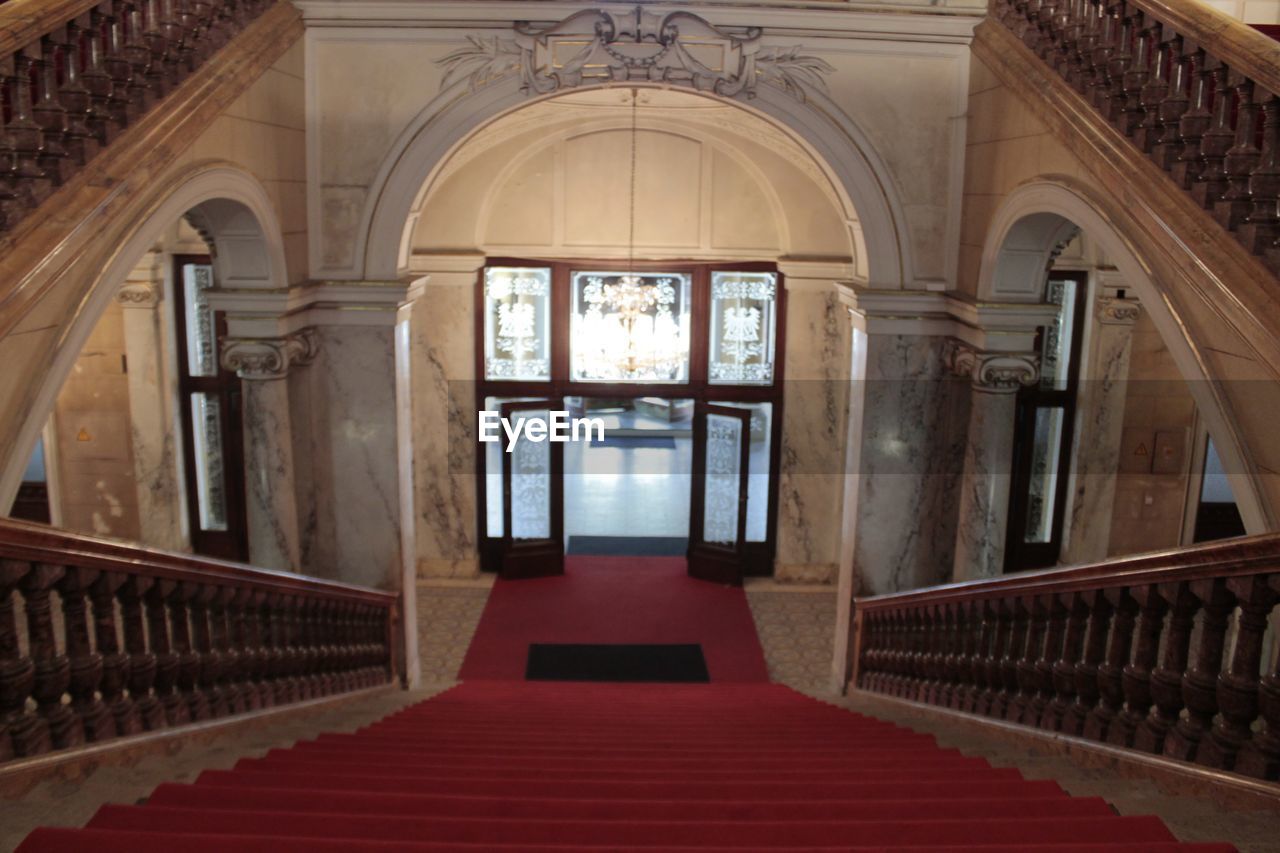 VIEW OF STAIRCASE OF BUILDING