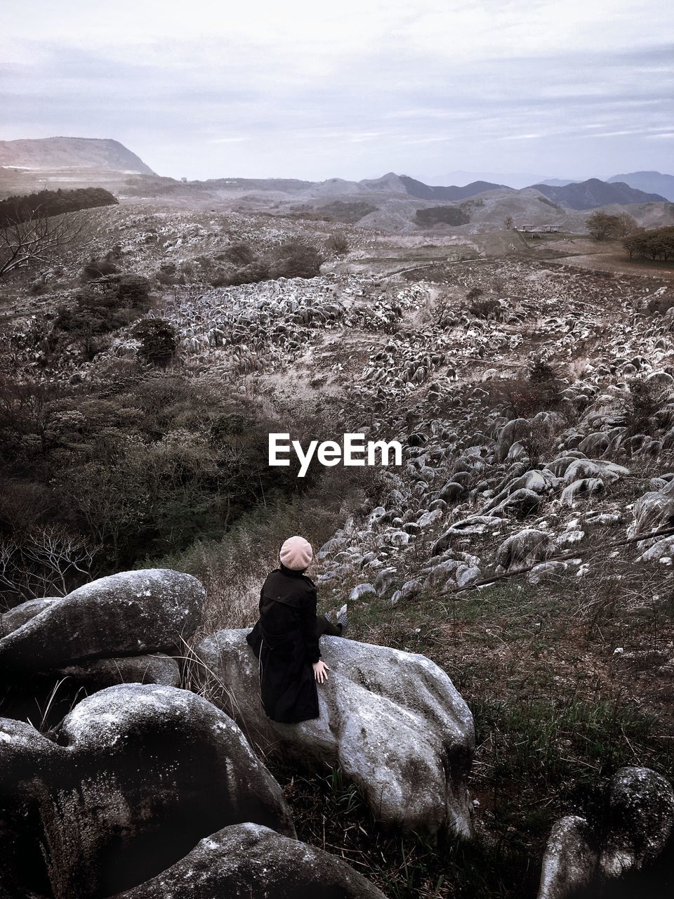 REAR VIEW OF A MAN ON LANDSCAPE