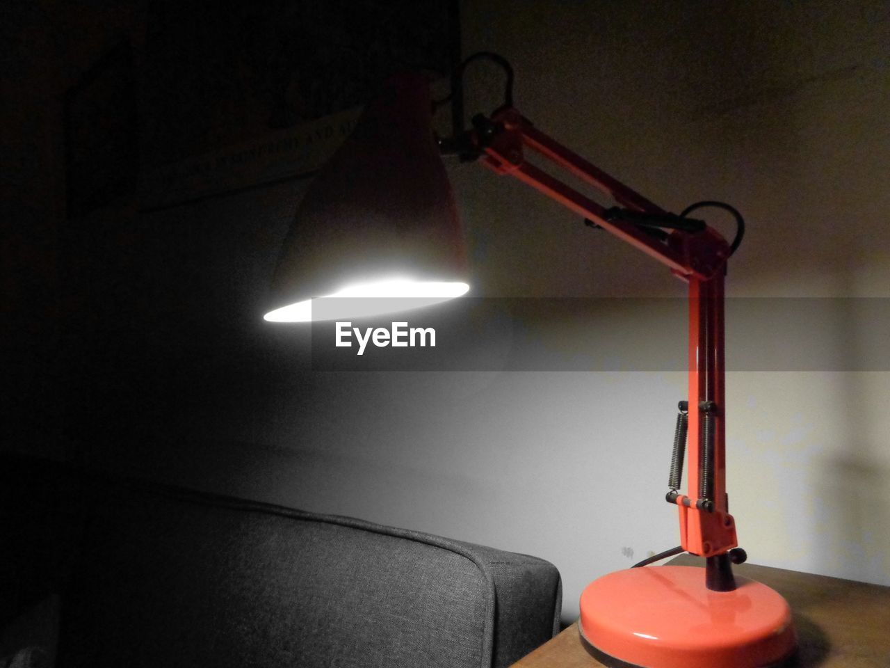 LOW ANGLE VIEW OF ILLUMINATED ELECTRIC LIGHT