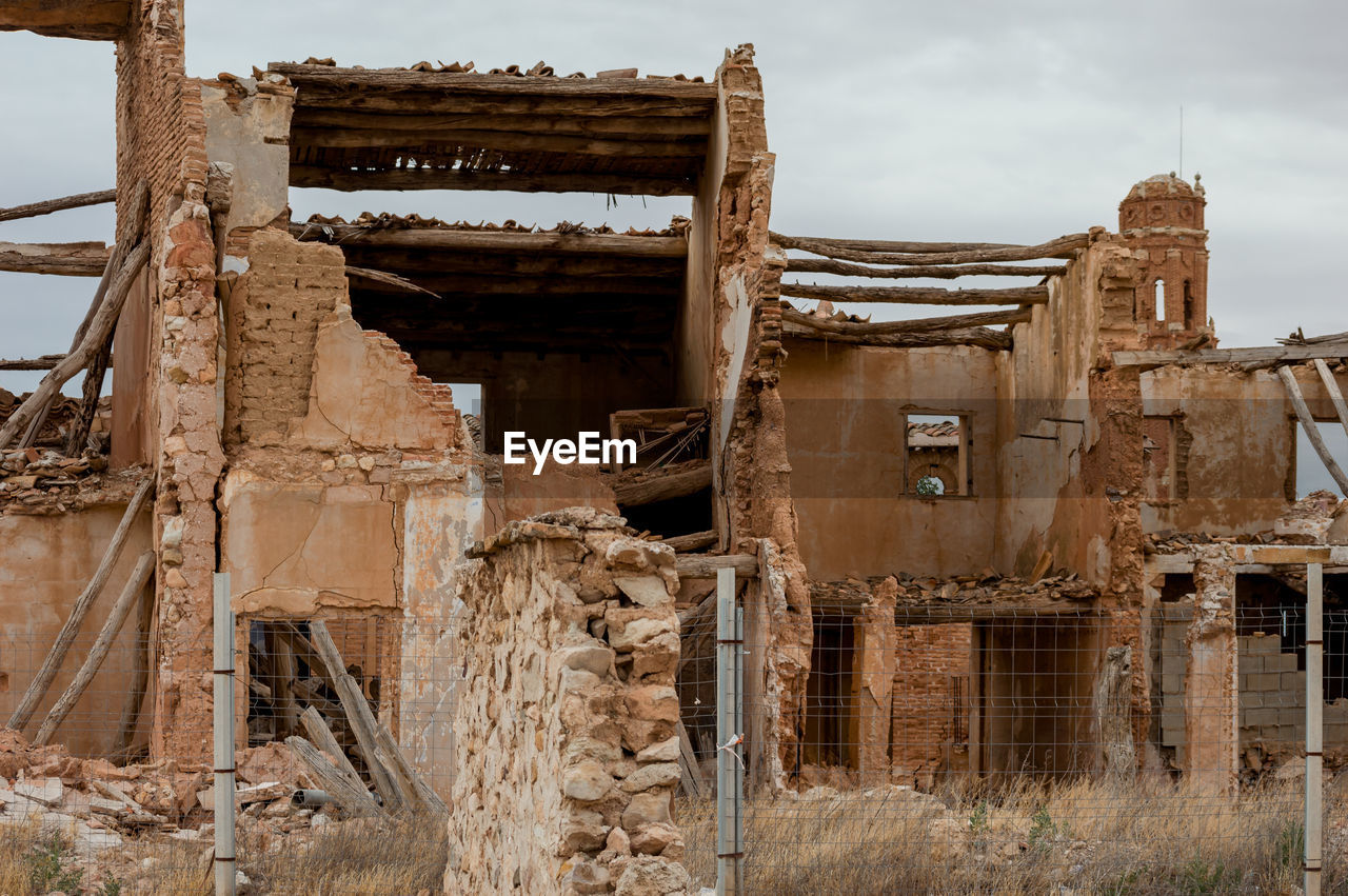 OLD RUIN AGAINST SKY