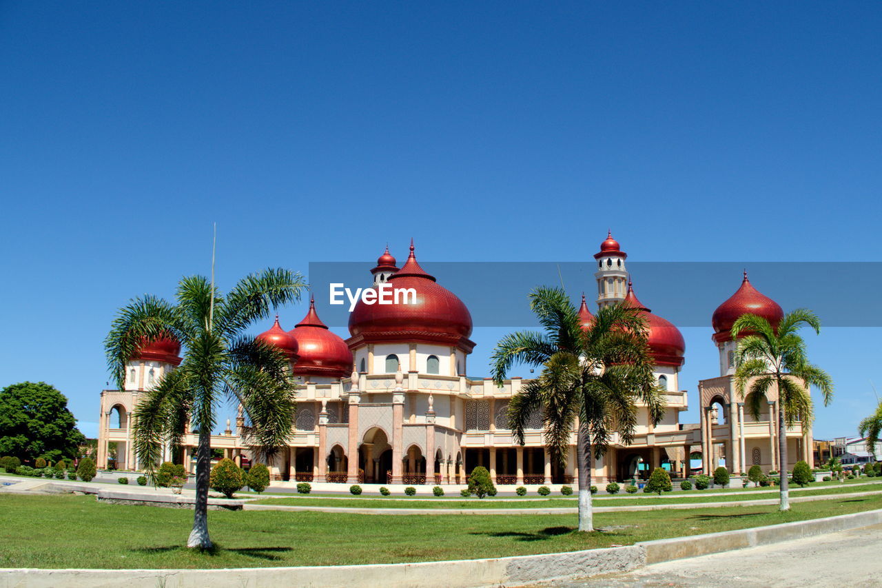 Baitul makmur grand mosque in meulaboh city, indonesia