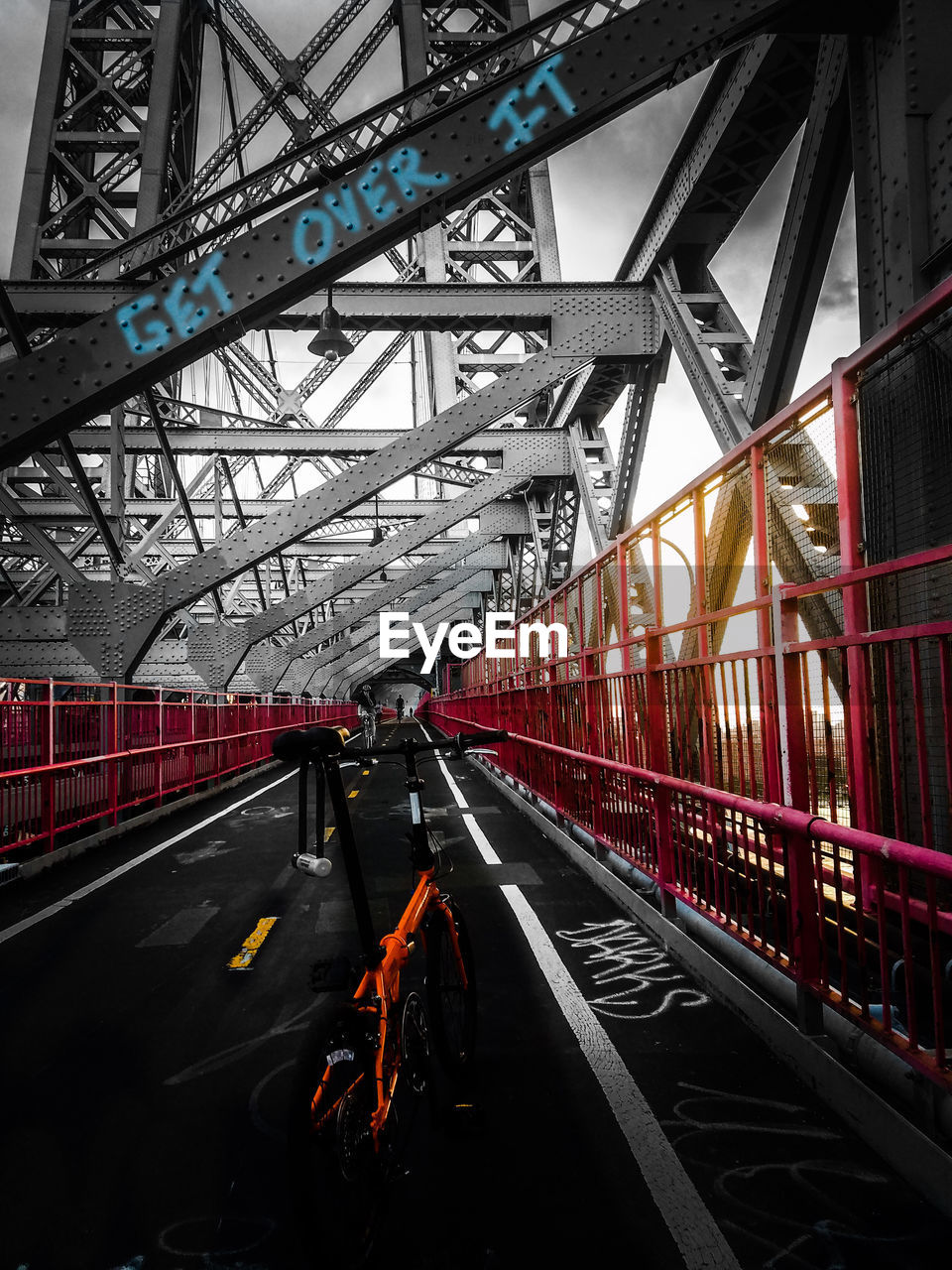 VIEW OF BRIDGE IN CITY
