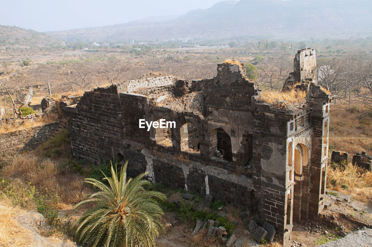 OLD RUIN BUILDING