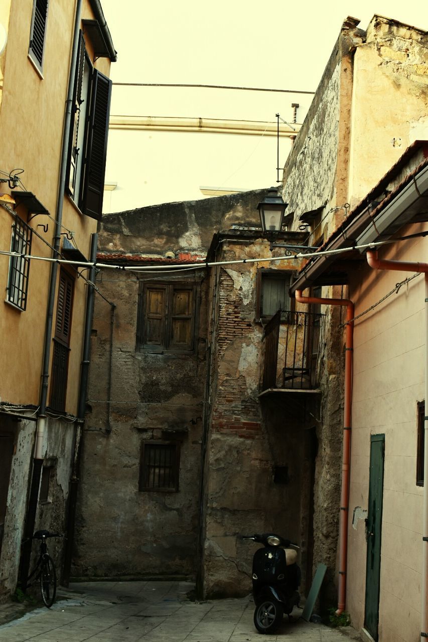 LOW ANGLE VIEW OF HOUSES