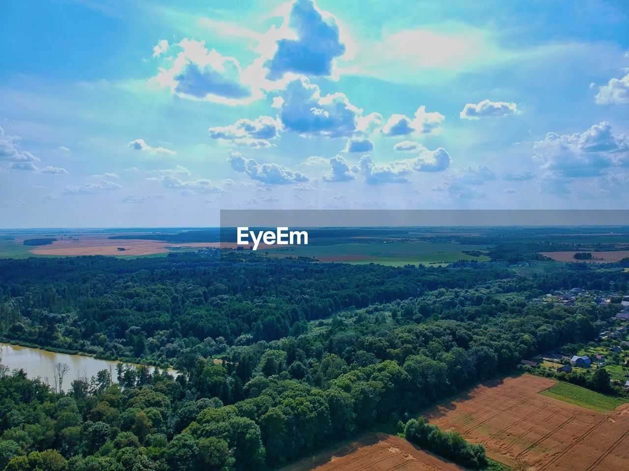 HIGH ANGLE VIEW OF LAND AGAINST SKY