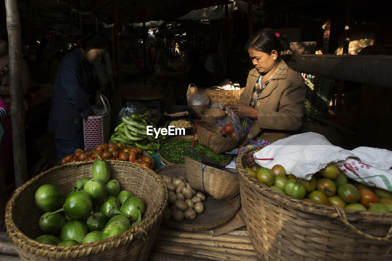 FRUITS AND VEGETABLES IN MARKET