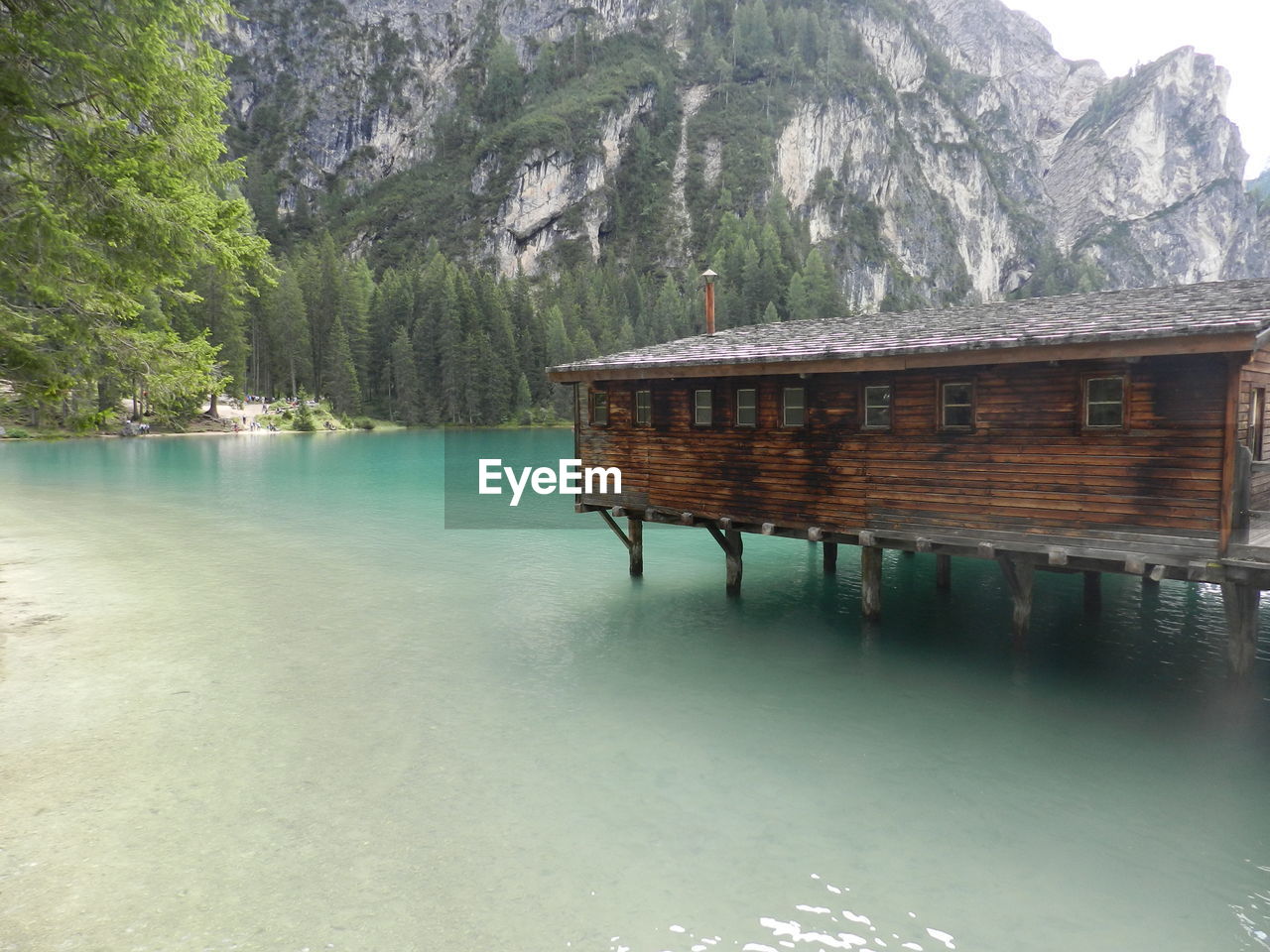 SCENIC VIEW OF LAKE AND MOUNTAINS