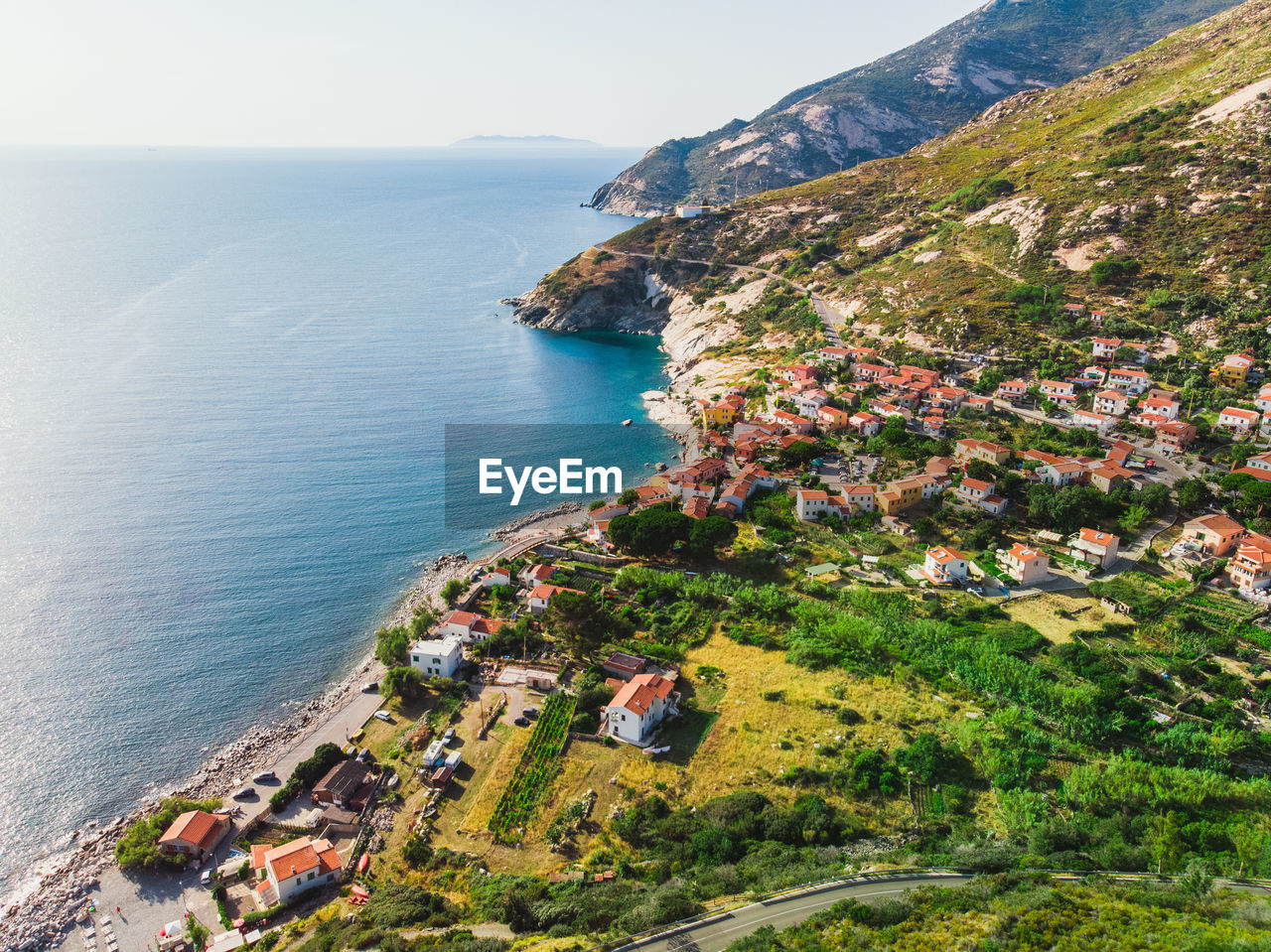 HIGH ANGLE VIEW OF BEACH AND SEA AGAINST SKY