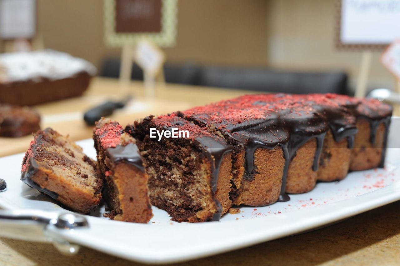 Close-up of chocolate cake in plate on table