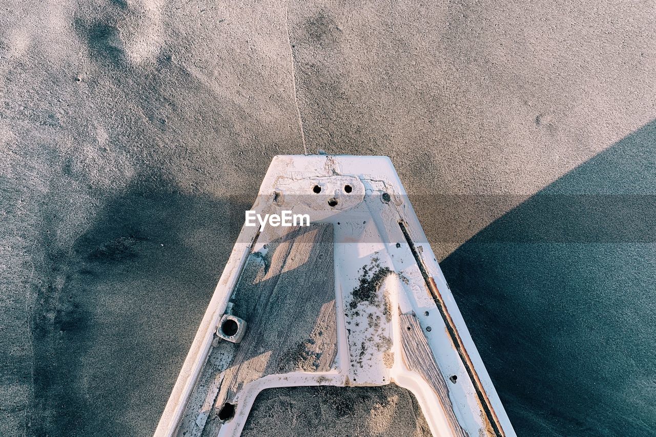 Boat at the sand 