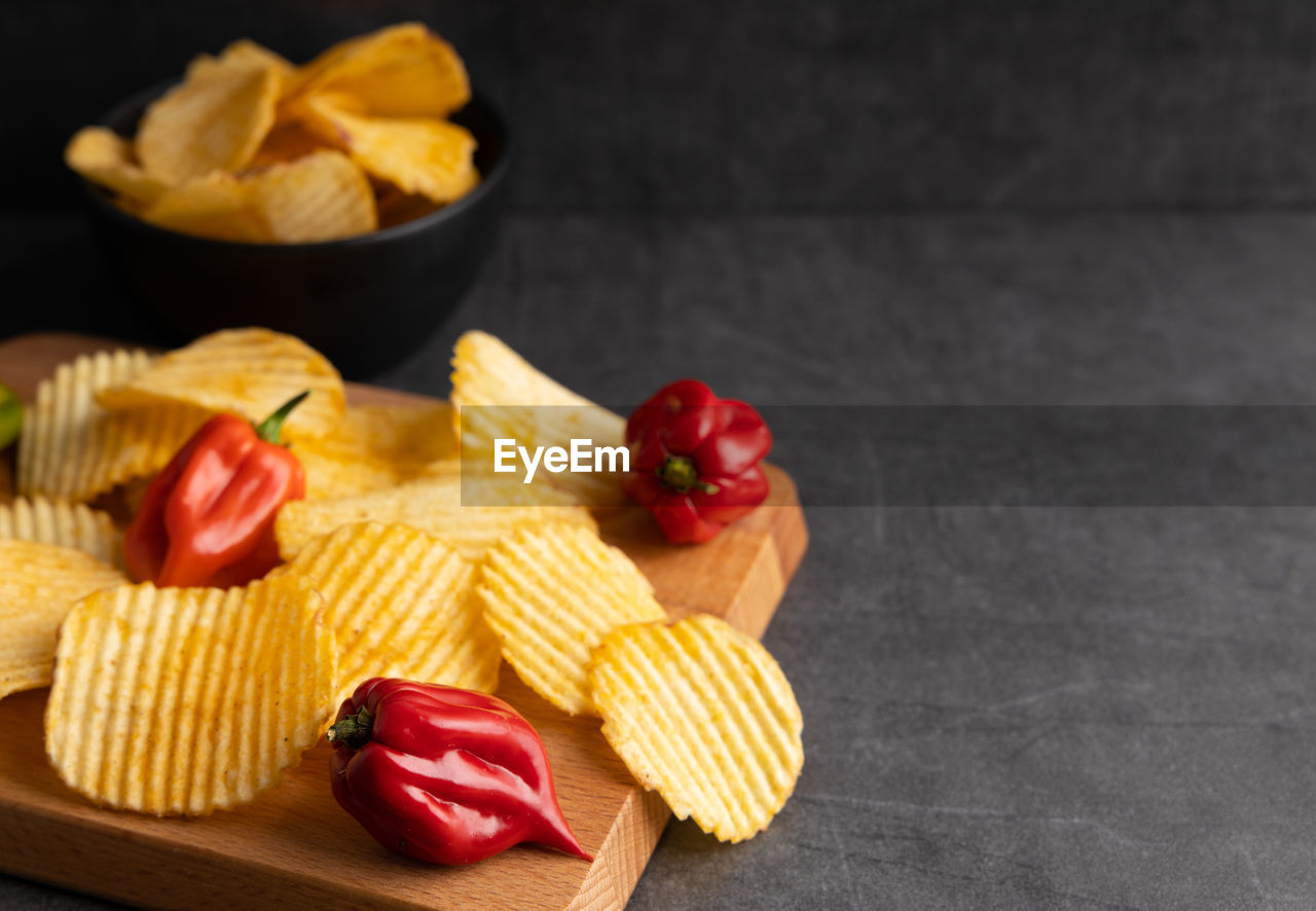 HIGH ANGLE VIEW OF FRUITS ON TABLE