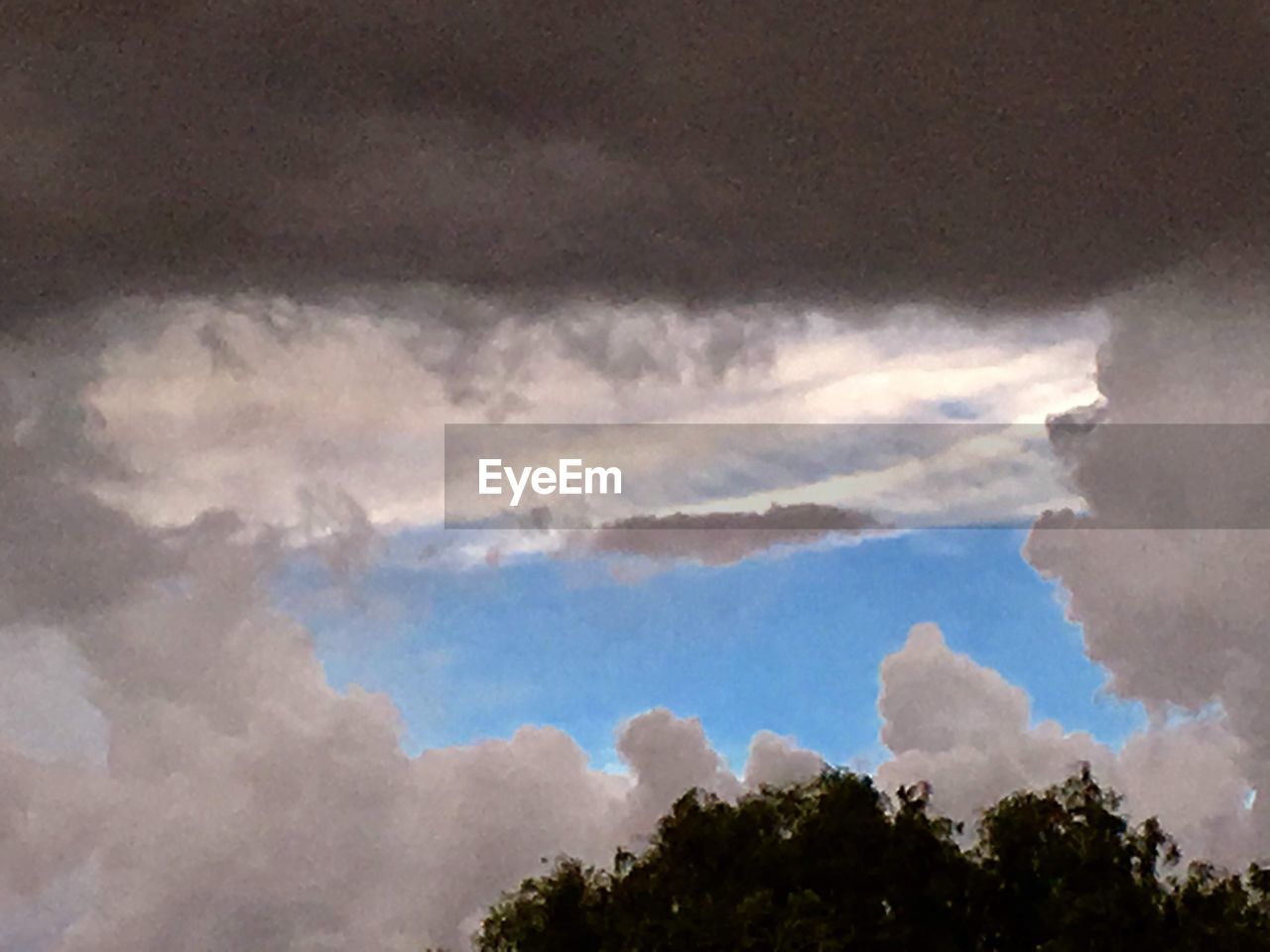 LOW ANGLE VIEW OF CLOUDS IN SKY