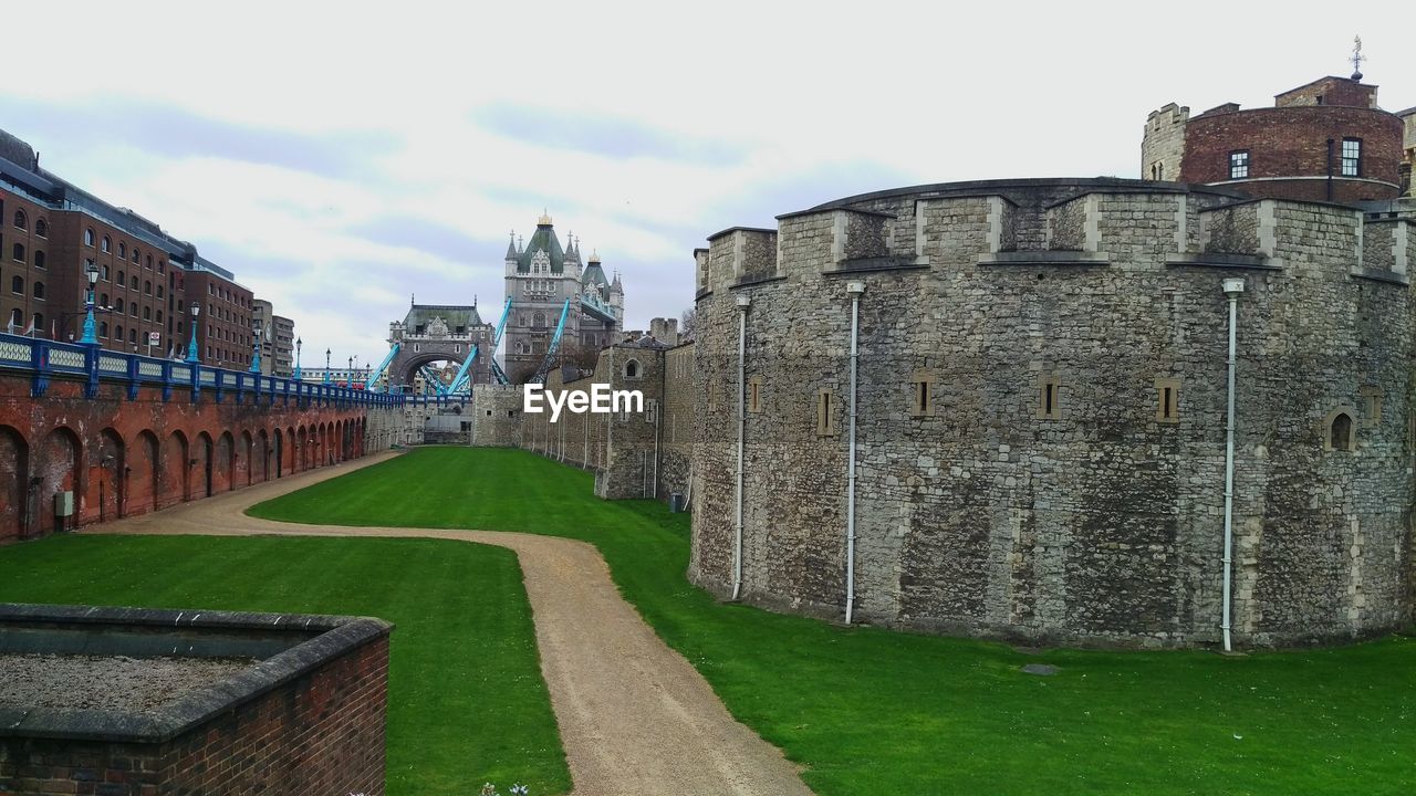 VIEW OF BUILDINGS IN A ROW