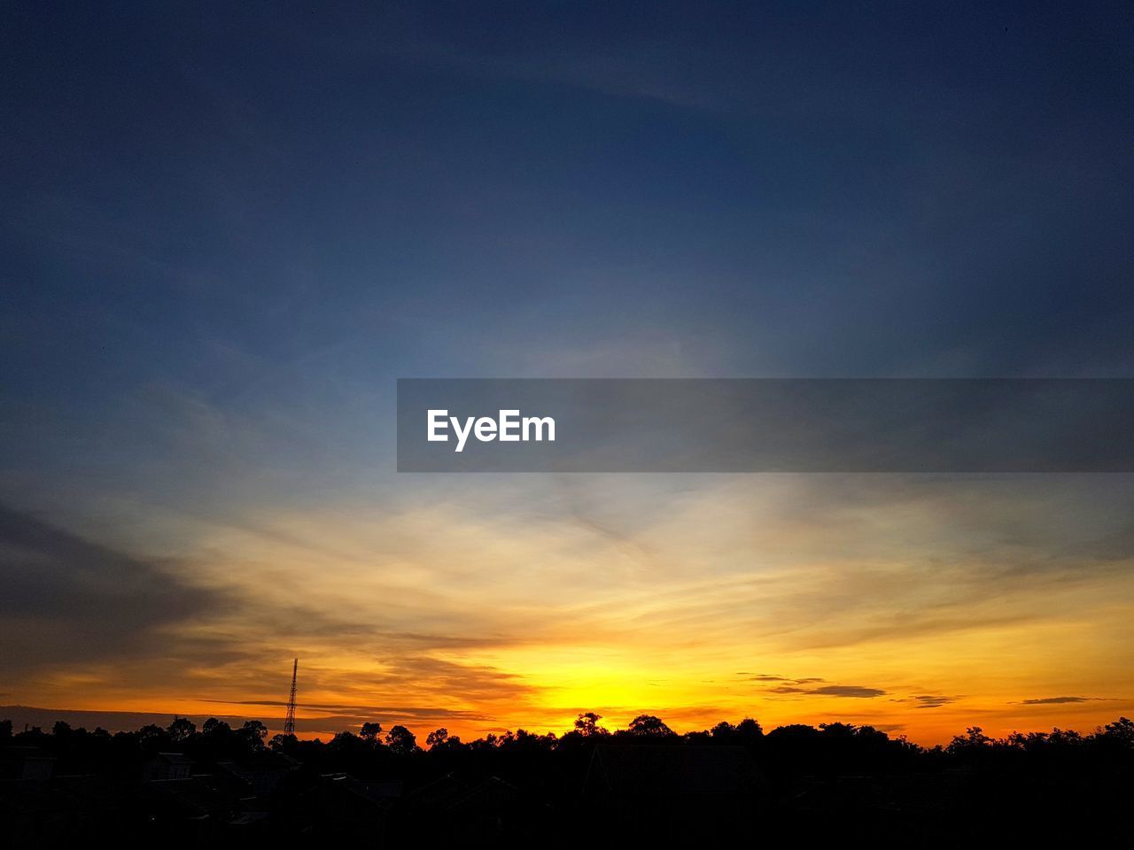 SCENIC VIEW OF SILHOUETTE LANDSCAPE AGAINST SKY DURING SUNSET