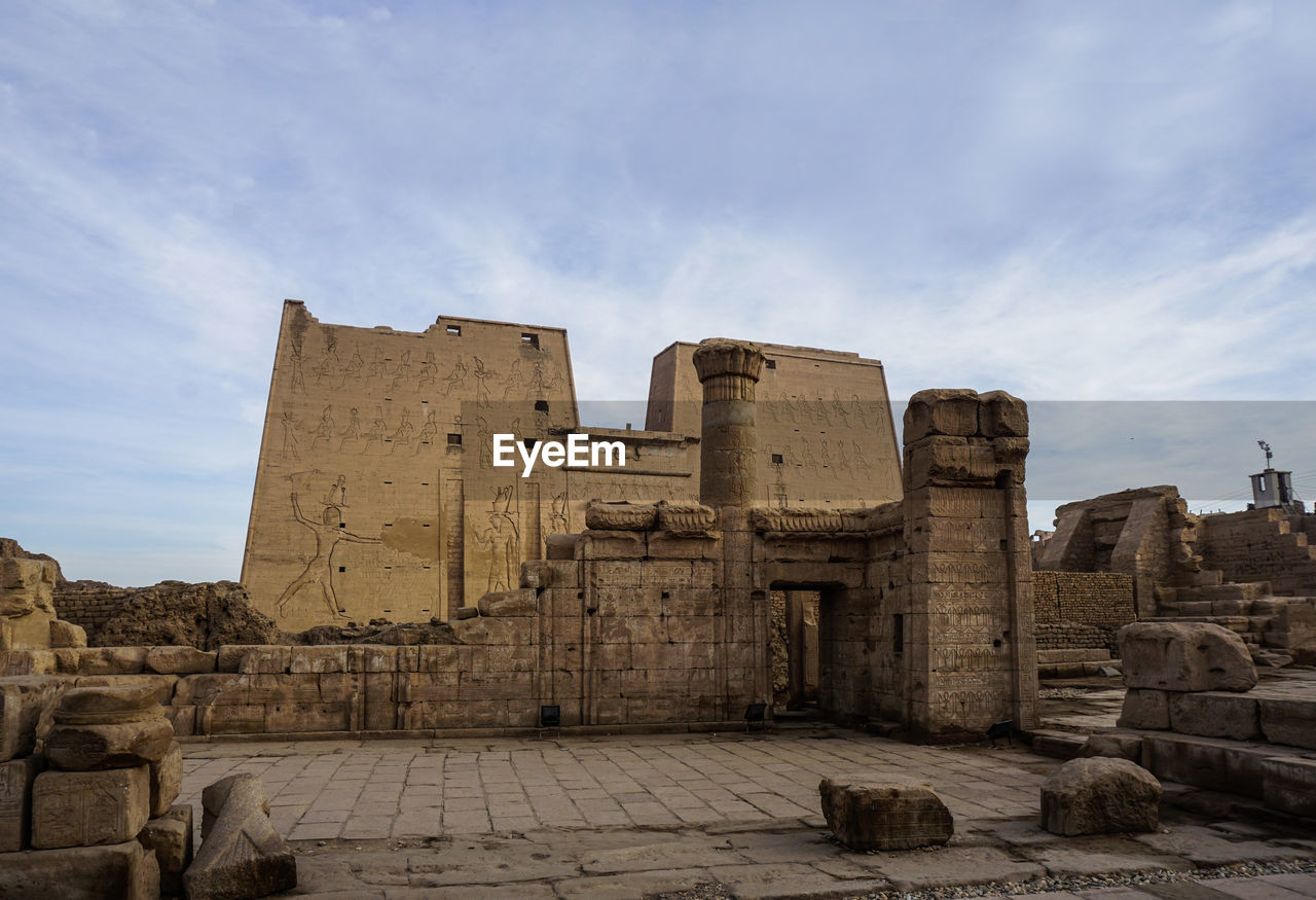 Temple of horus or edfu travel destination in egypt entrance gate area african architecture