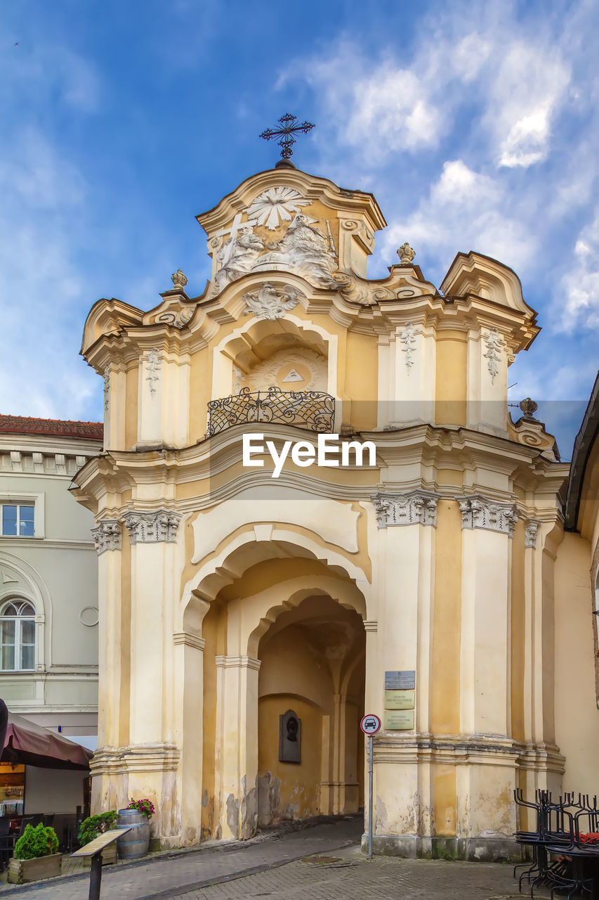 Church and monastery of the holy trinity, vilnius, lituania. basilian gate