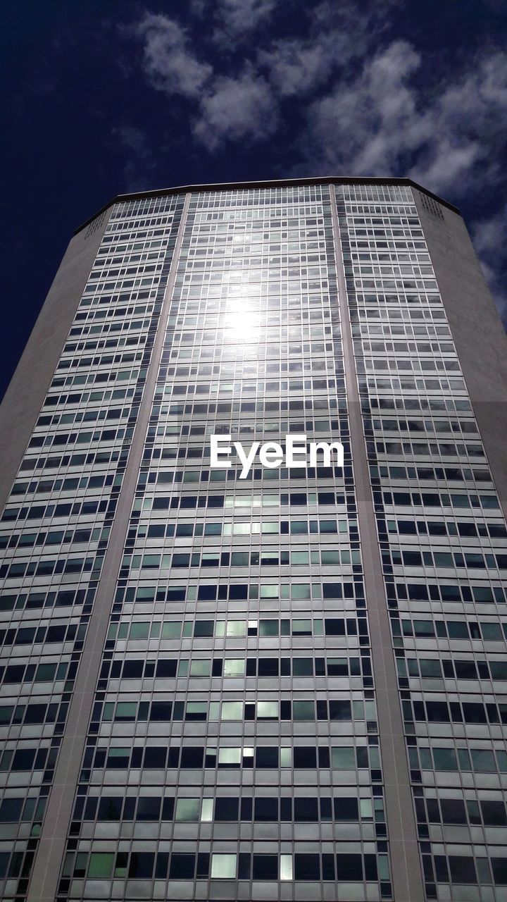 LOW ANGLE VIEW OF SKYSCRAPER