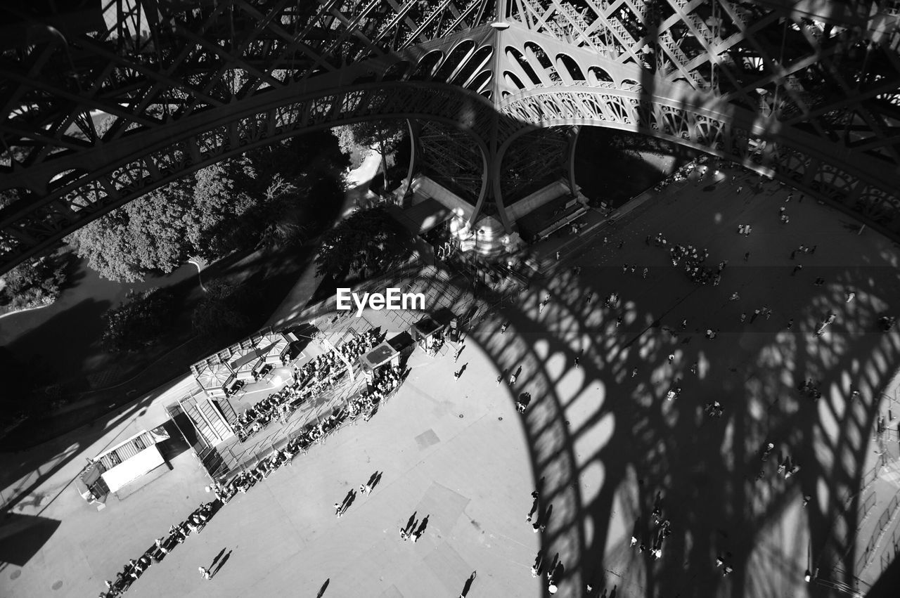 Aerial view of crowd outside eiffel tower