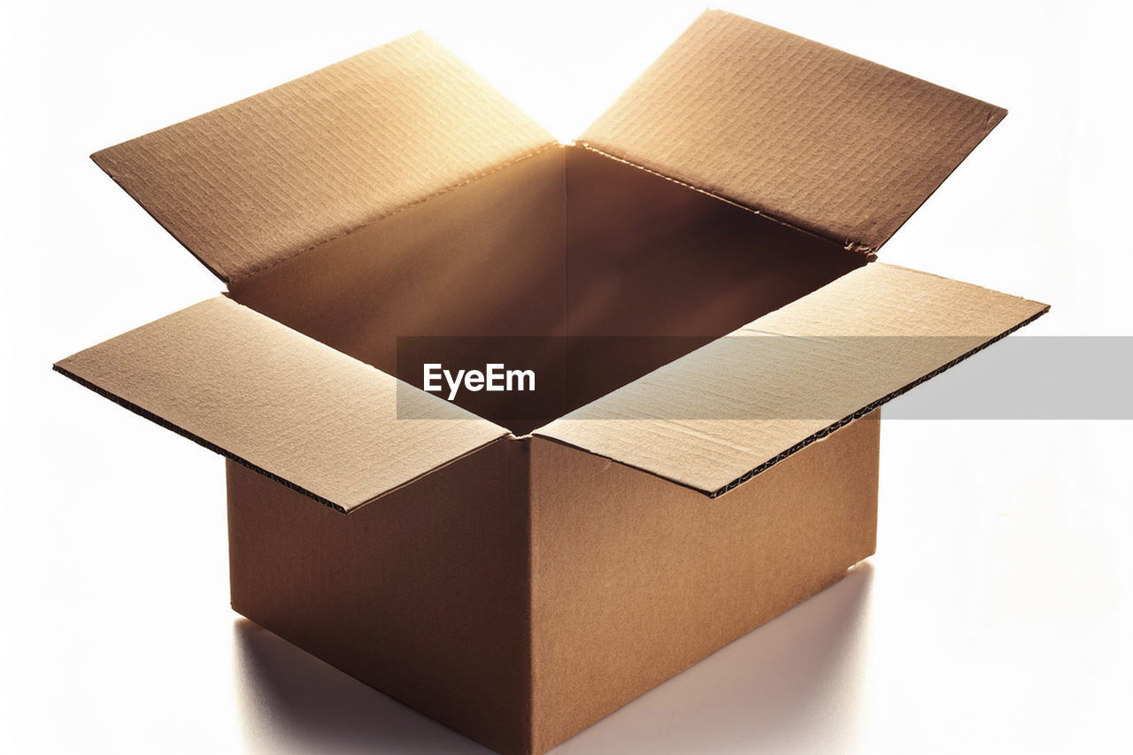 box, container, cardboard, paper, cardboard box, cut out, white background, brown, gift, no people, package, carton, indoors, gift box, open, packing, wood, office supplies, studio shot, lighting, opening, single object