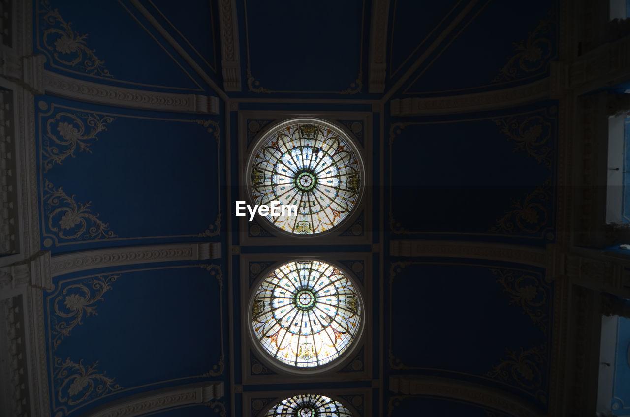 Low angle view of ceiling