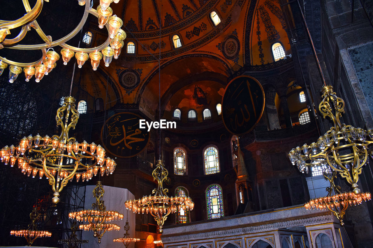 Belief Built Structure Architecture Building Low Angle View Place Of Worship Belief Religion Spirituality Building Exterior Art And Craft Travel Destinations Ceiling No People Chandelier Representation Sculpture Ornate Altar Istanbul Turkey Pray Istanbul Turkey Hagia Sophia