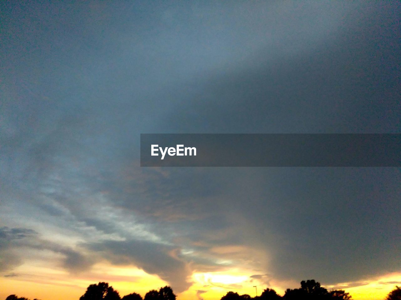 LOW ANGLE VIEW OF SKY AT SUNSET