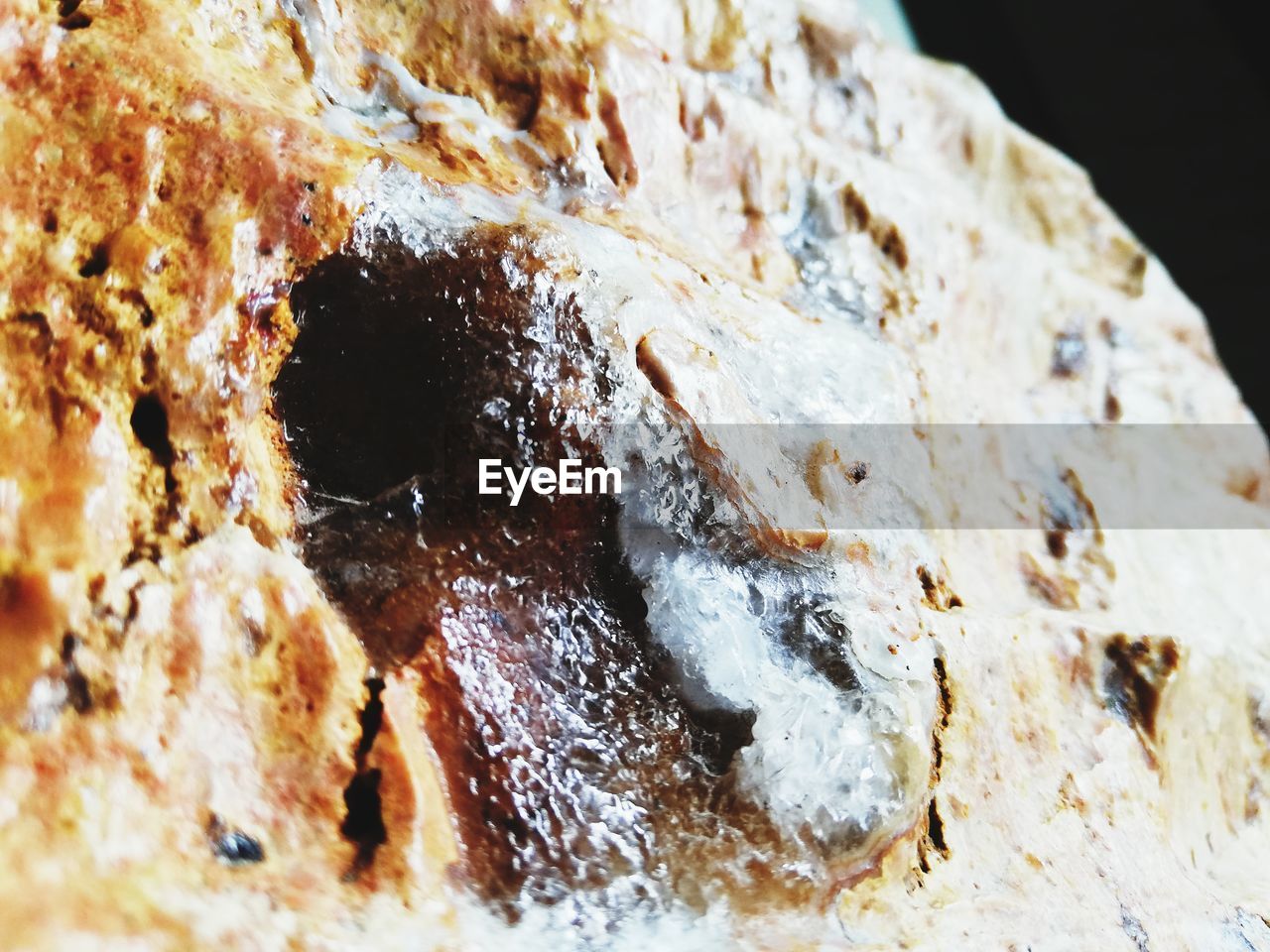 CLOSE-UP OF ROCKS