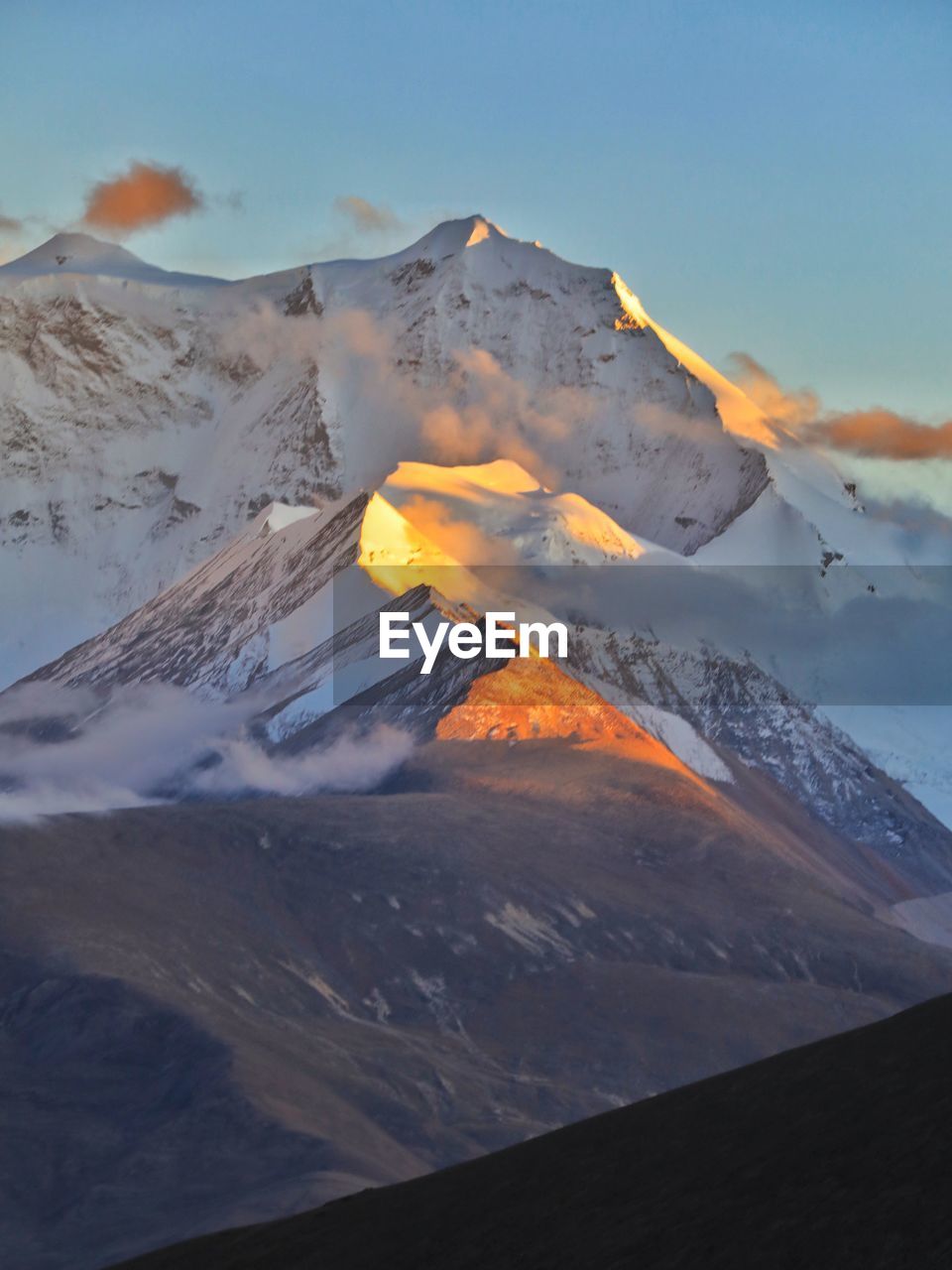 AERIAL VIEW OF VOLCANIC LANDSCAPE