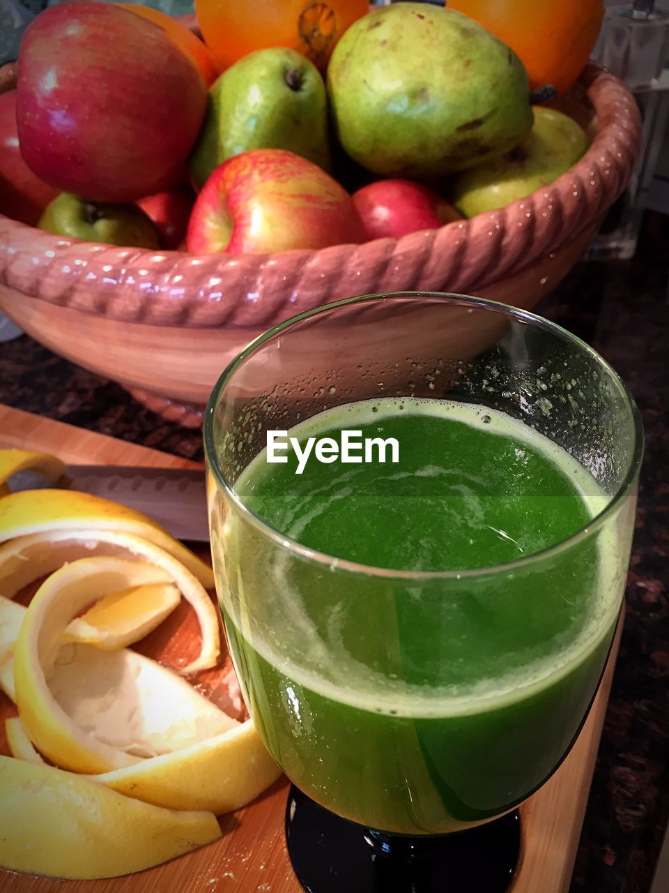 CLOSE-UP OF LEMON ON TABLE