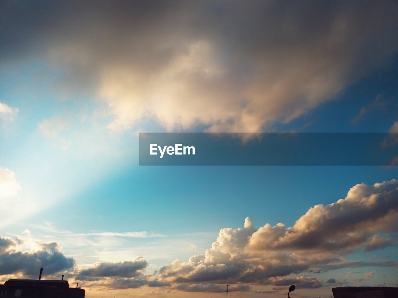 LOW ANGLE VIEW OF CLOUDS IN SKY