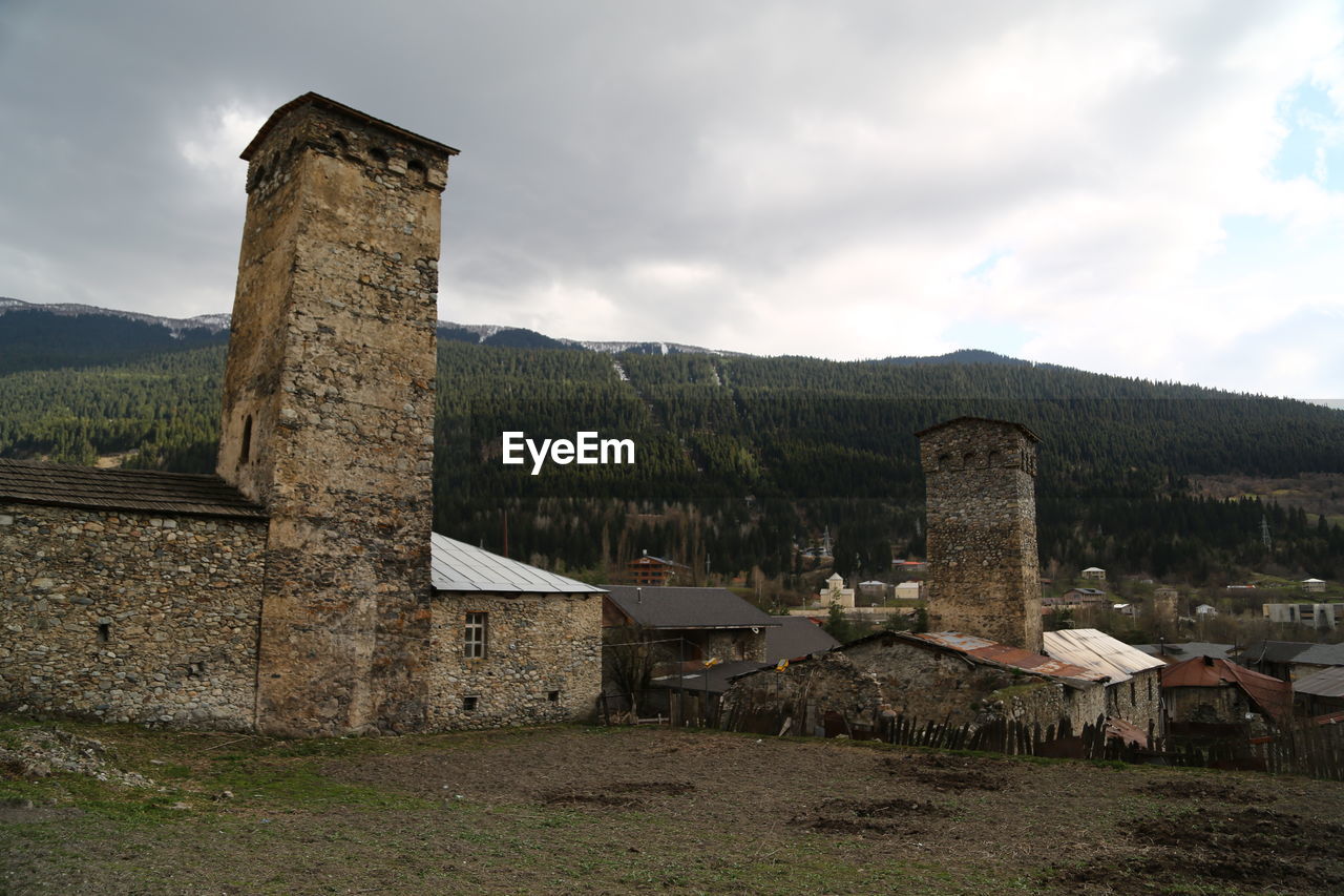 OLD RUINS OF BUILDING