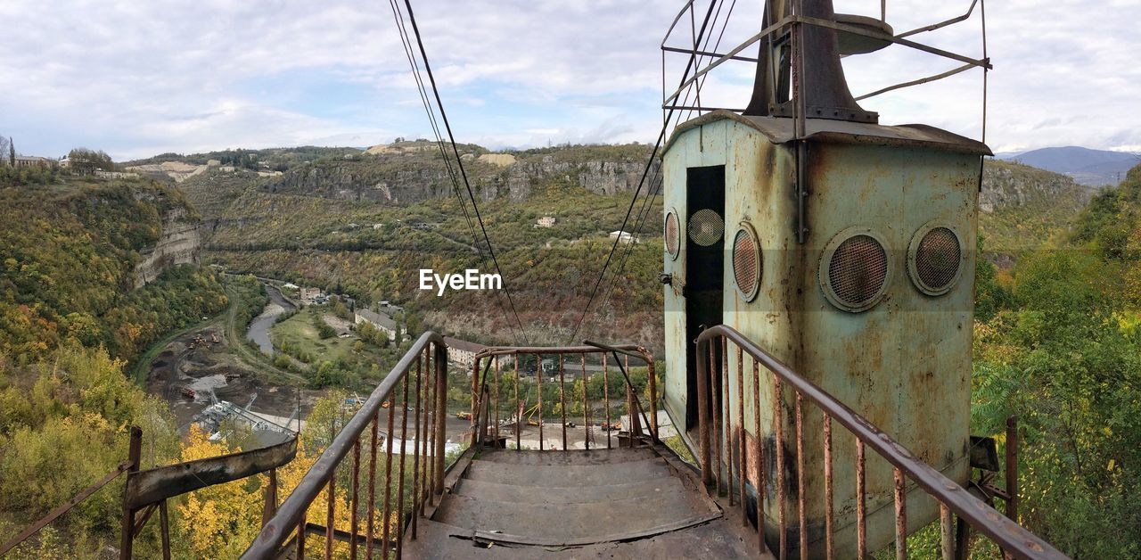 FOOTBRIDGE AGAINST MOUNTAINS