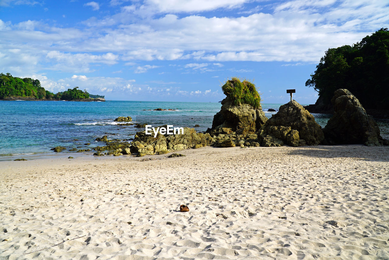 Fancy rocks manuel antonio costa rica