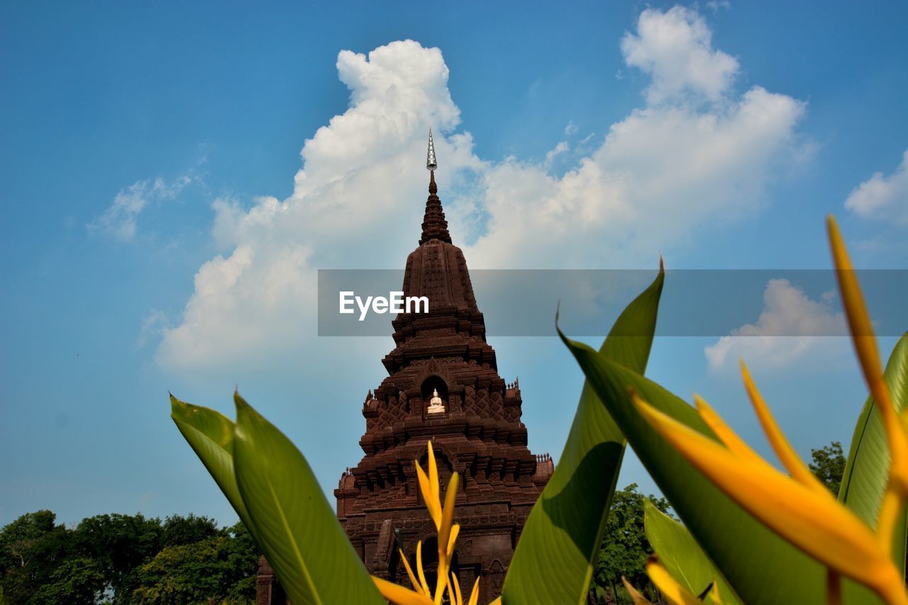 LOW ANGLE VIEW OF TEMPLE AGAINST SKY