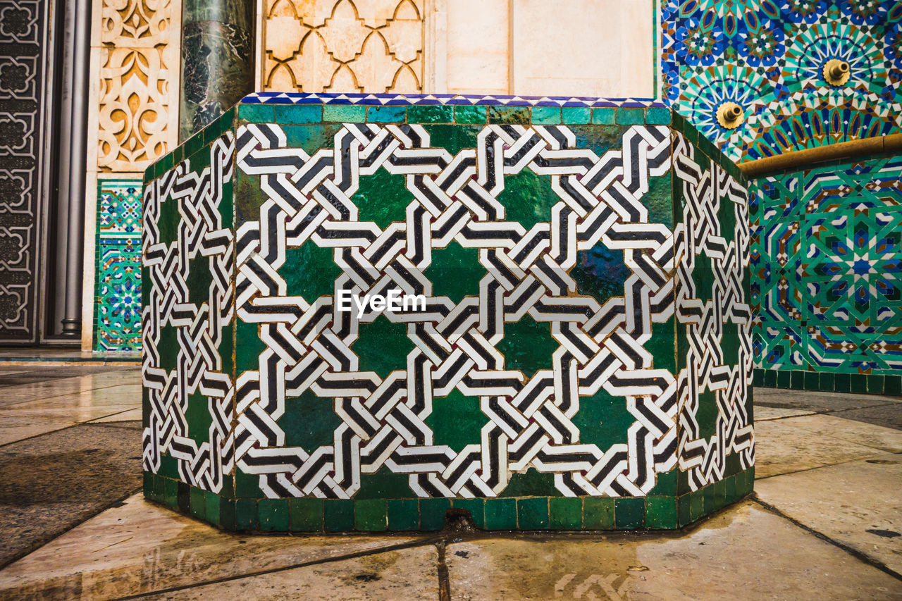 Patterned wall at mosque