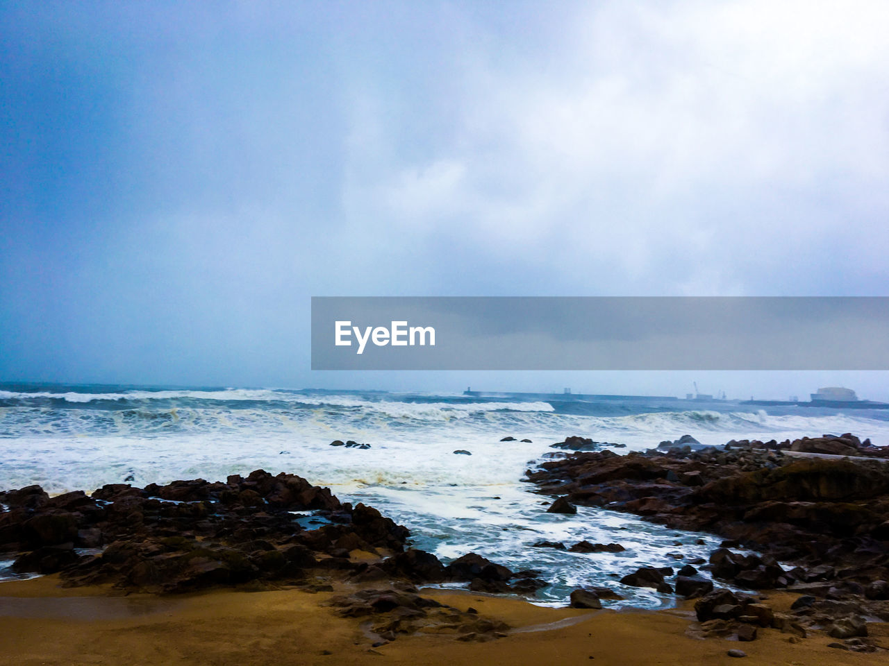 VIEW OF SEA AGAINST SKY