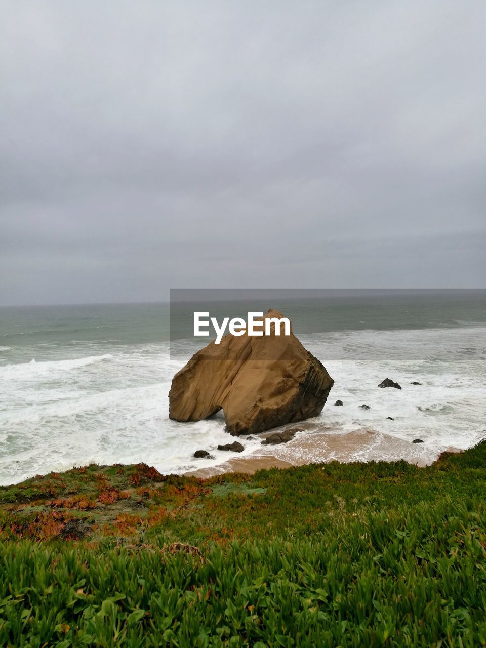 SCENIC VIEW OF SEA AND ROCKS