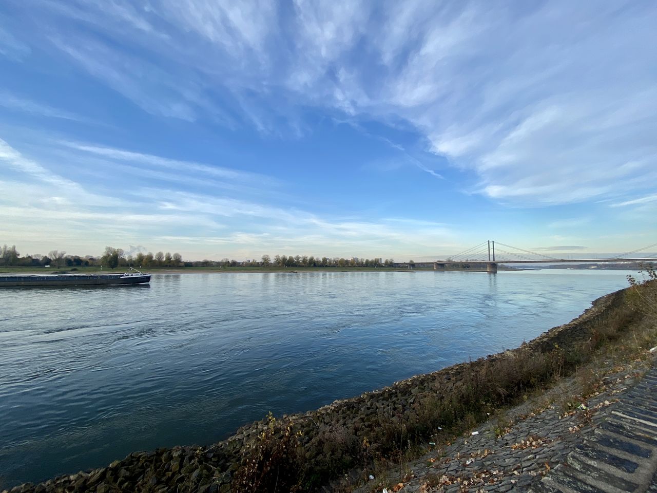 VIEW OF RIVER AGAINST SKY