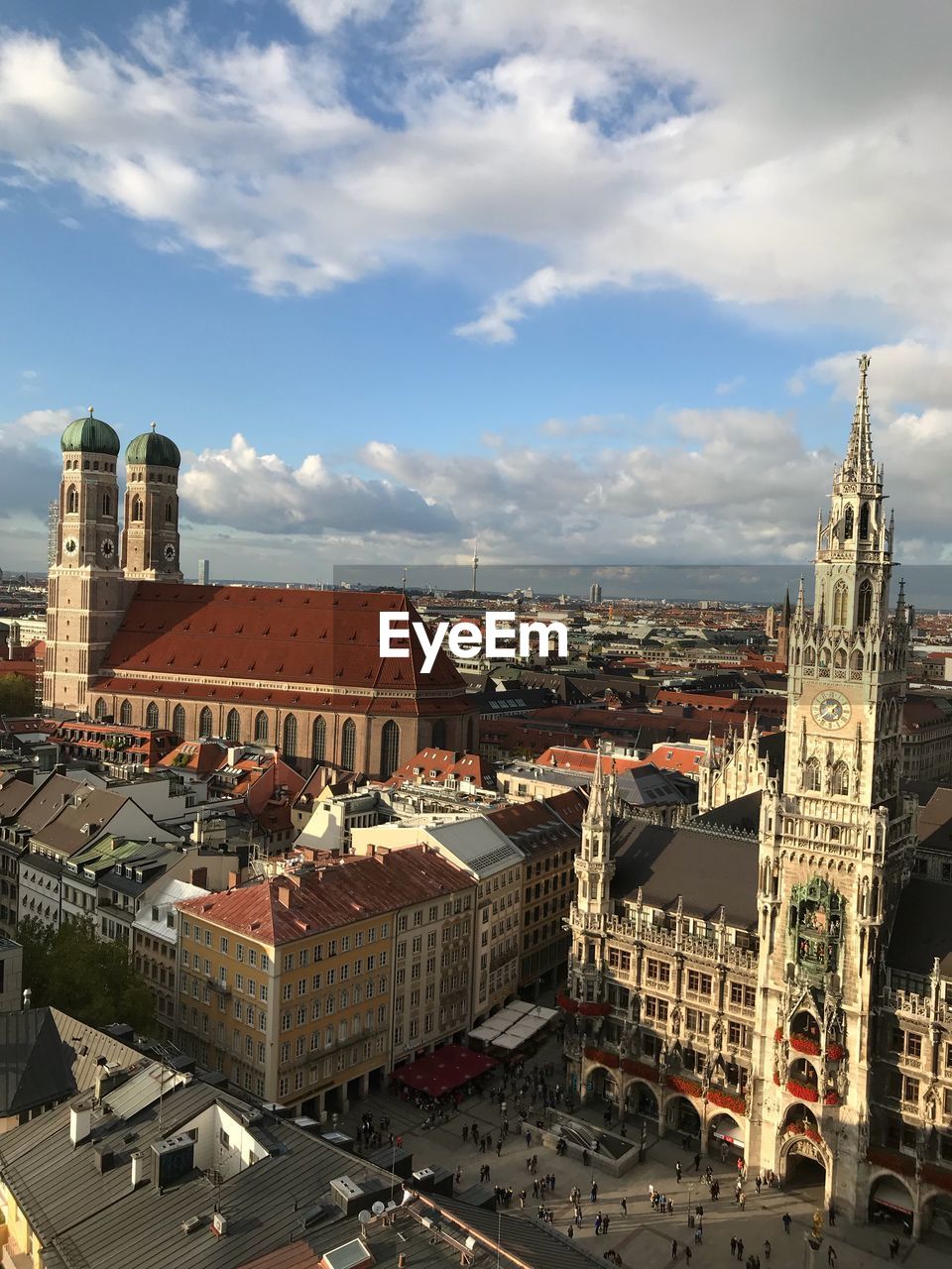 HIGH ANGLE VIEW OF BUILDINGS AGAINST SKY